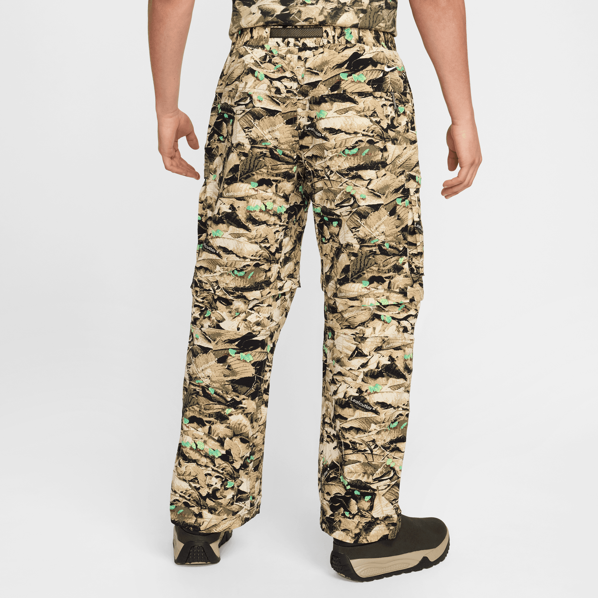 Nike ACG "Smith Summit" Water-Repellent UV Cargo Pants